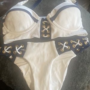 Beach Bunny rib Tide Bikini Medium/Small SOLD
